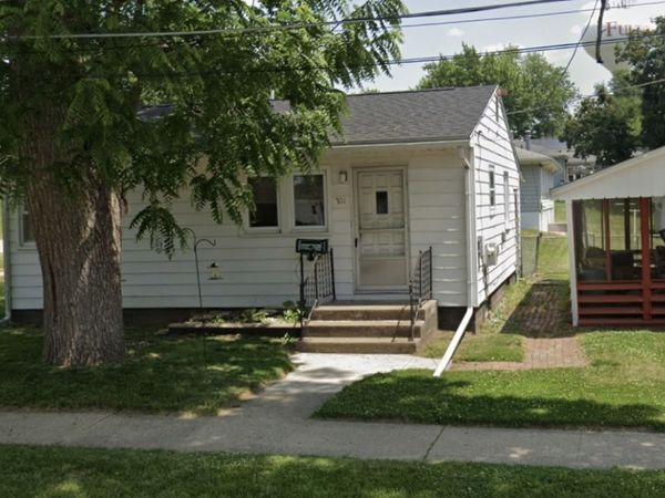 701 7th Street , Fulton, IL 61252