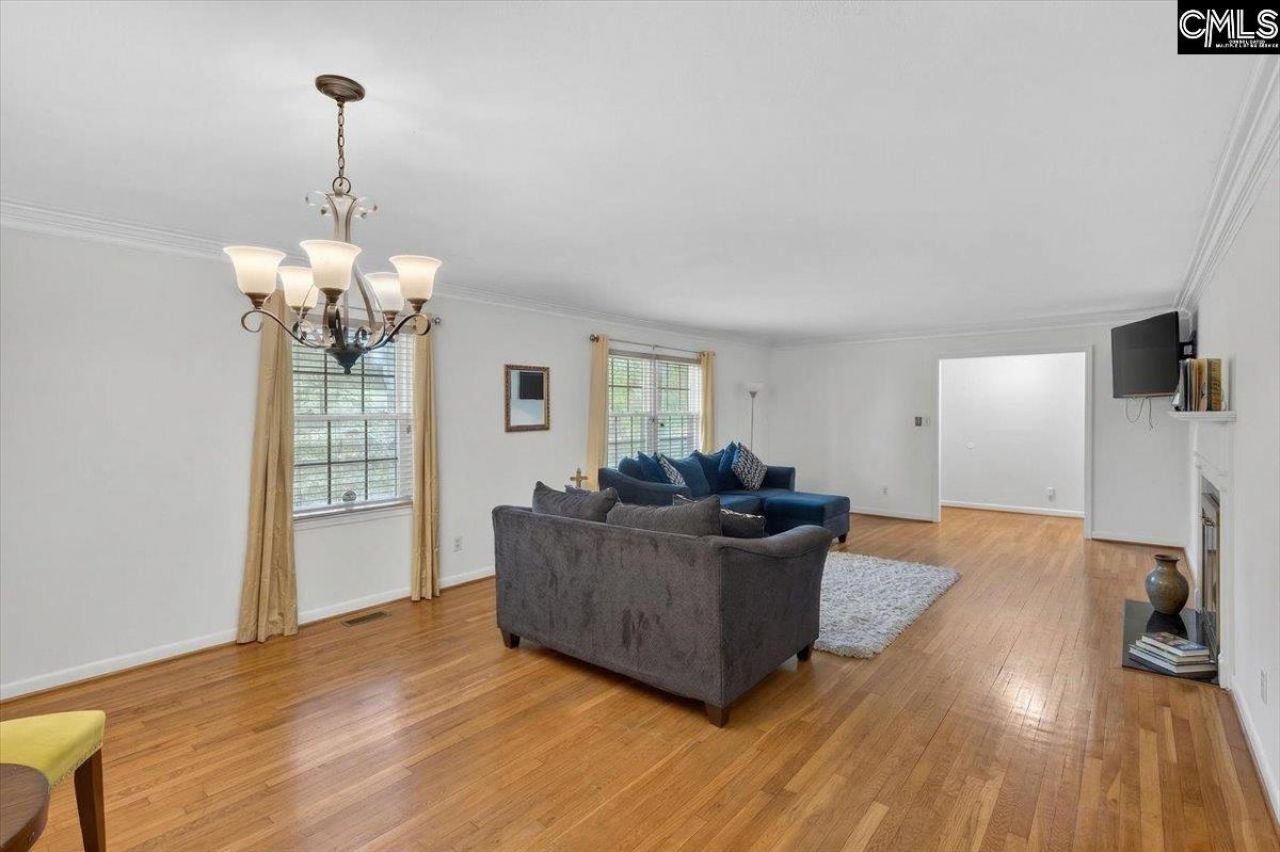 962 Sherwood Circle Photo 10