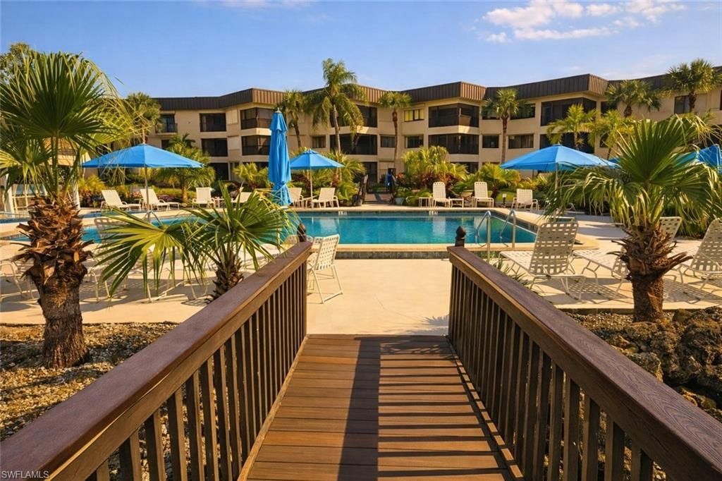 6979 Winkler Rd, Unit 111, Fort Myers, FL 33919 Photo
