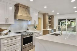 683 Serotina Court photo 4