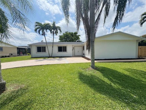 9620 Kendale Blvd , Miami, FL 33176