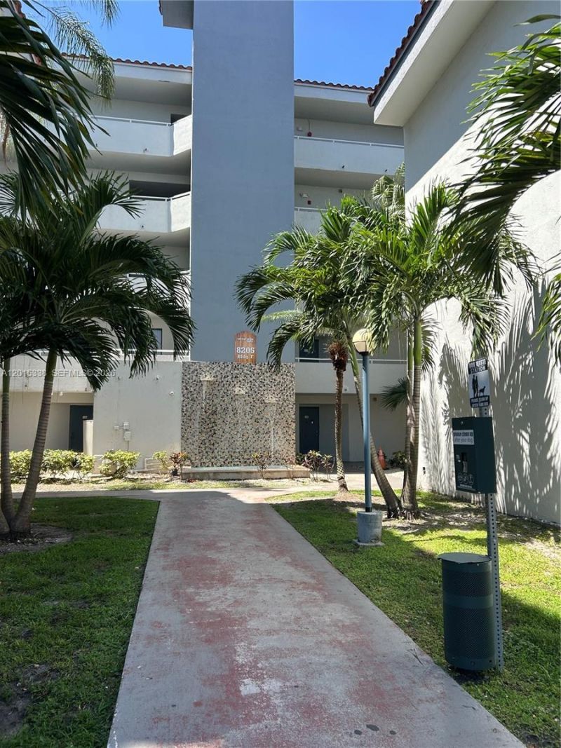 8205 SW 152nd Ave, Unit F-302, Miami, FL 33193 Photo