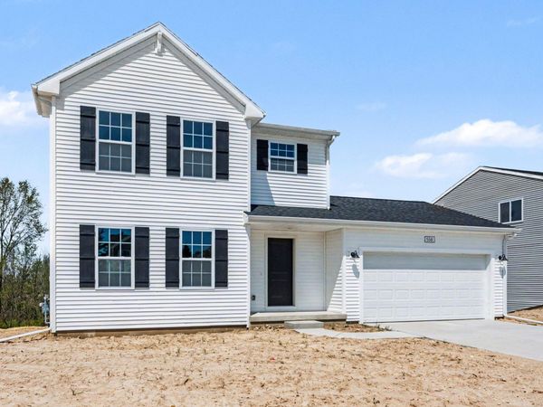 5581 Mammoth Drive SE, Caledonia, MI 49316