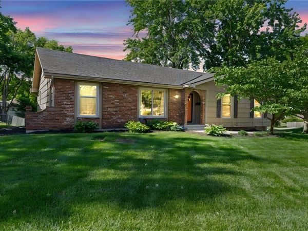 9520 Carter Drive, Overland Park, KS 66212