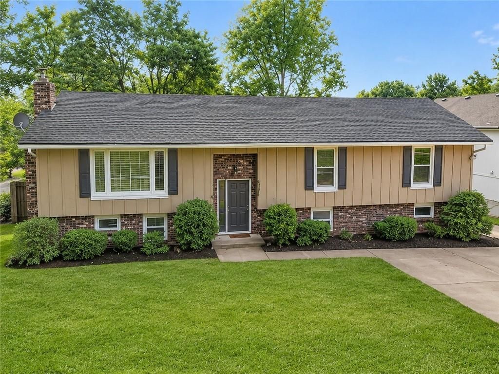 8306 NW Forest Drive, Weatherby Lake, MO 64152 Main Photo