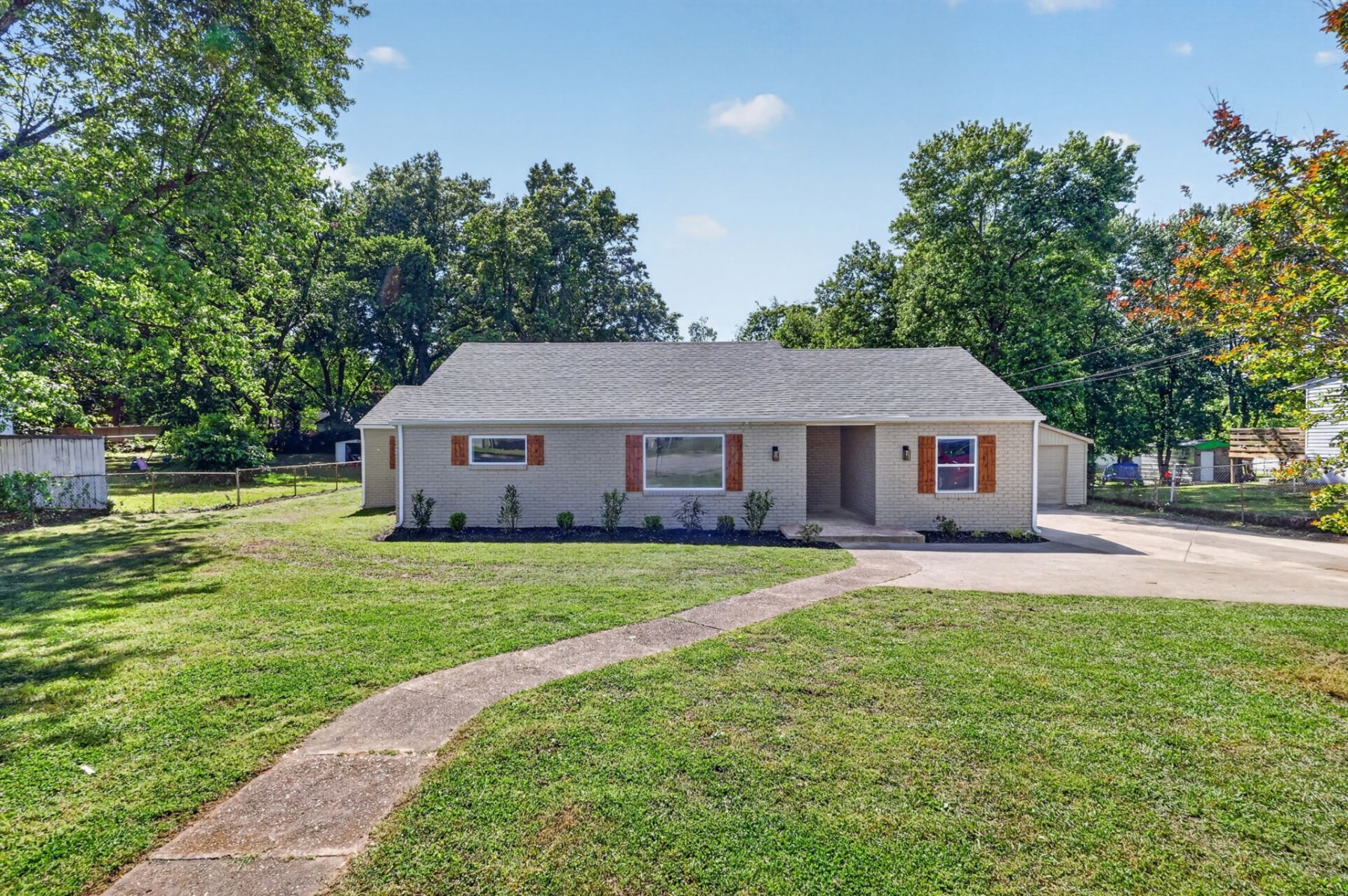 912 Livingston St, Old Hickory, TN 37138 Main Photo