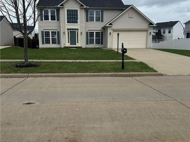82 Stonesthrow Drive, Berea, OH 44017