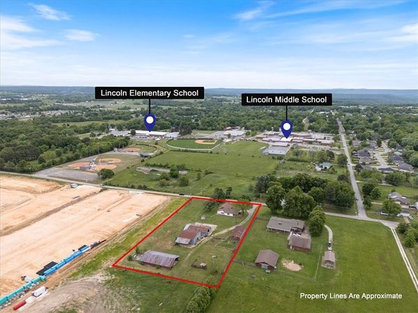 113 E Holt Road , Lincoln, AR 72744