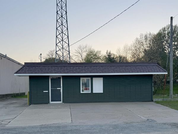 116 Steele Dr, Oelwein, IA 50662