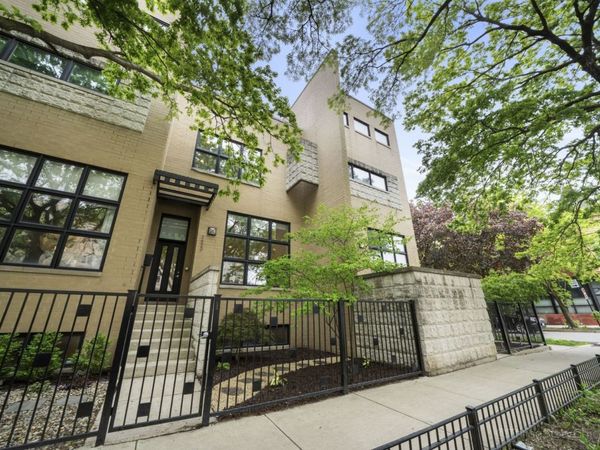 1413 N Leavitt Street , Chicago, IL 60622
