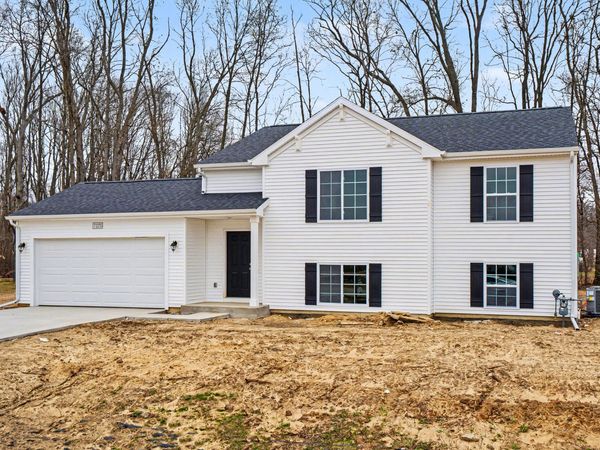 71375 Embassy Road, Edwardsburg, MI 49112