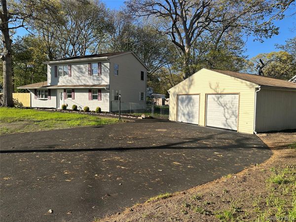 279 Beaver Drive , Mastic Beach, NY 11951