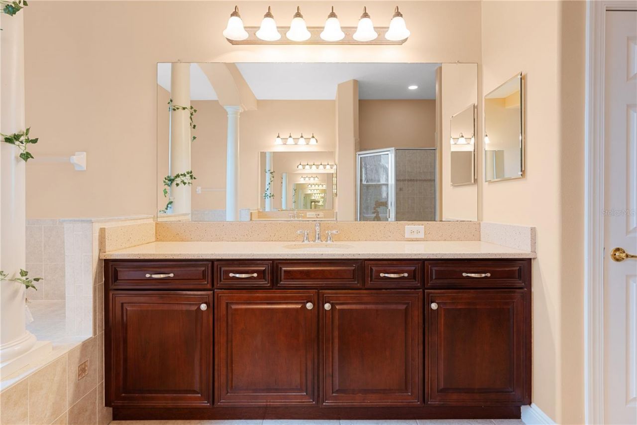 10603 Cayman Isle Court, Tampa, FL 33647 Photo