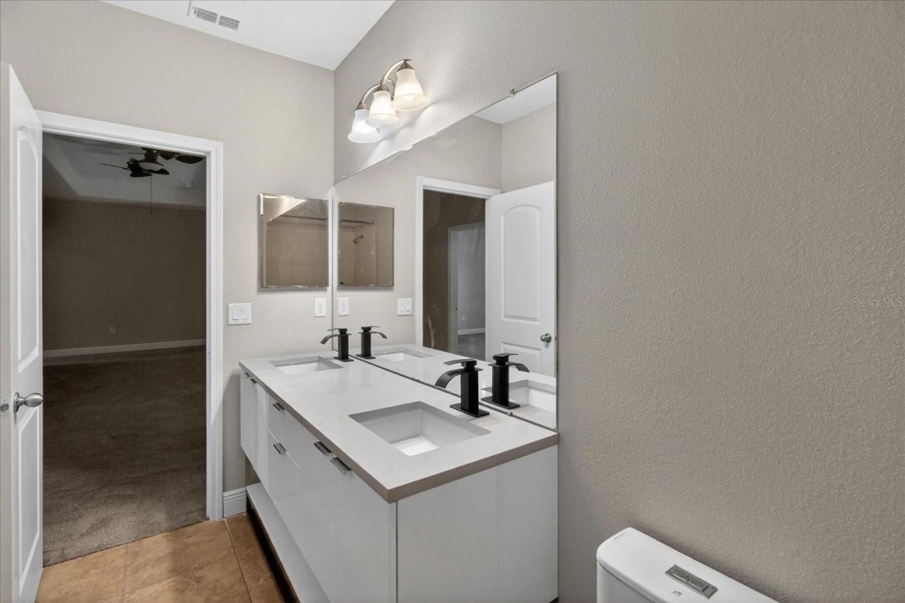 1389 Heritage Landings Drive , Lakeland, FL 33805 Photo