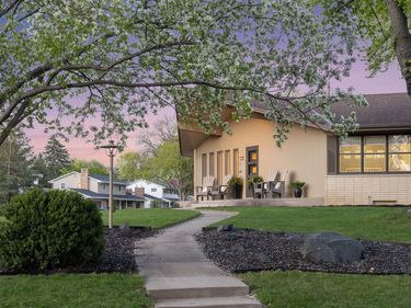 7401 W Shore Drive, Edina, MN 55435