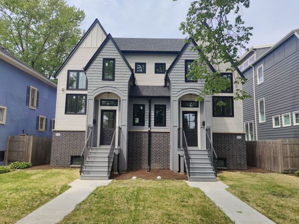 2106 Darrow Avenue, Evanston, IL 60201