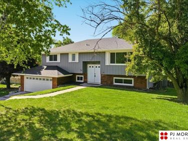 3083 College Drive , Blair, NE 68008