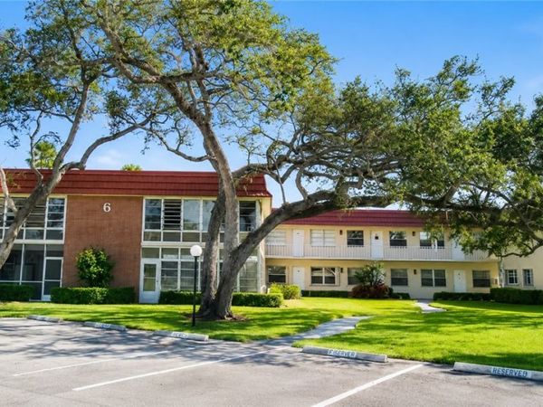 6 Vista Palm Lane, Unit 202, Vero Beach, FL 32962