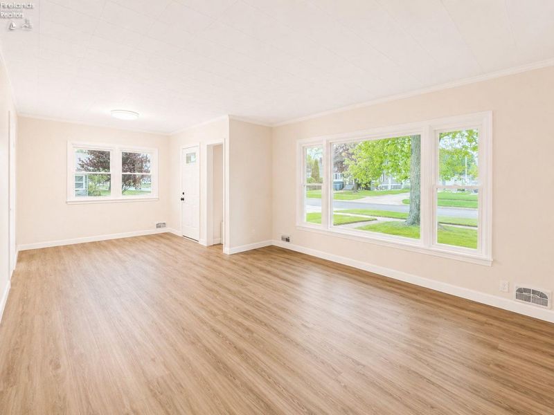 522 W 3rd Street, Port Clinton, OH 43452 Photo 3
