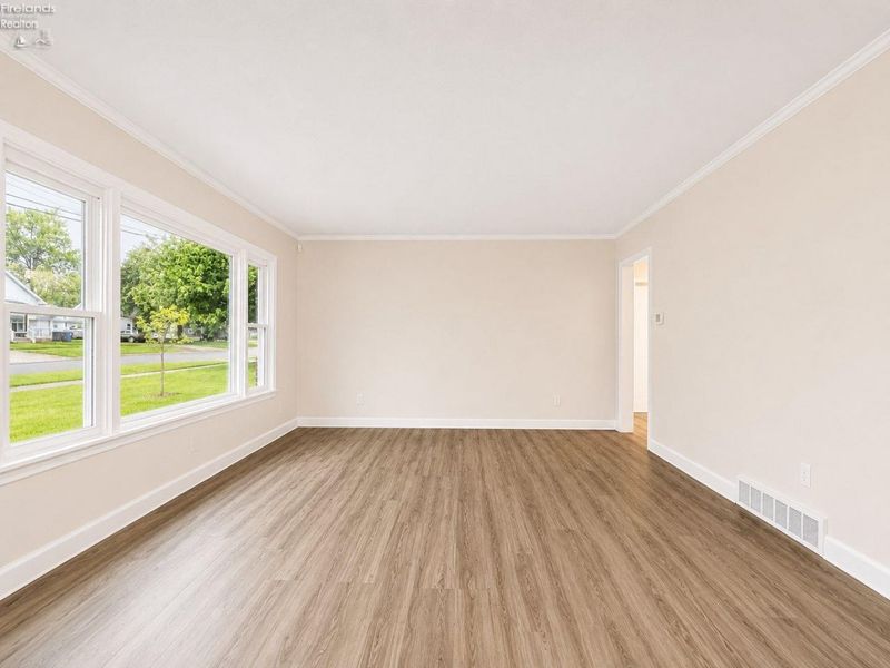 522 W 3rd Street, Port Clinton, OH 43452 Photo 4
