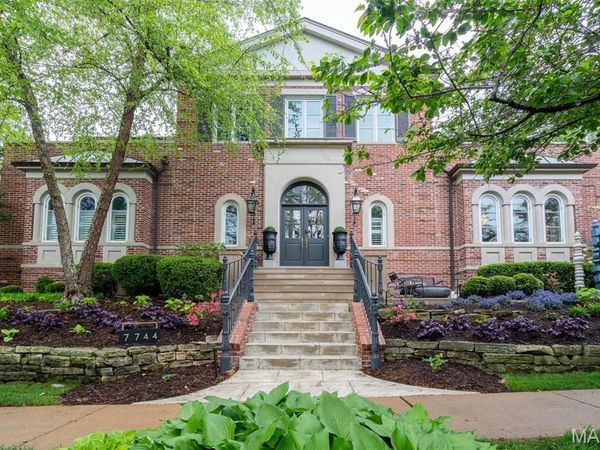 7744 Pershing Avenue, Clayton, MO 63105