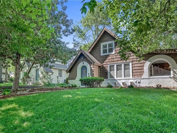 6 E 70th Terrace, Kansas City, MO 64113