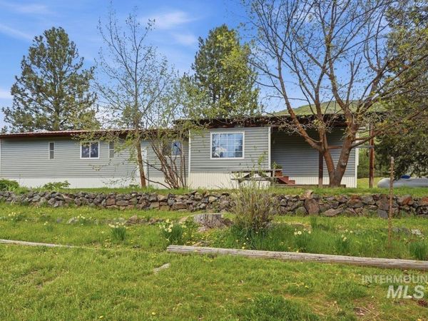 371 Rimview Dr, Boise, ID 83716