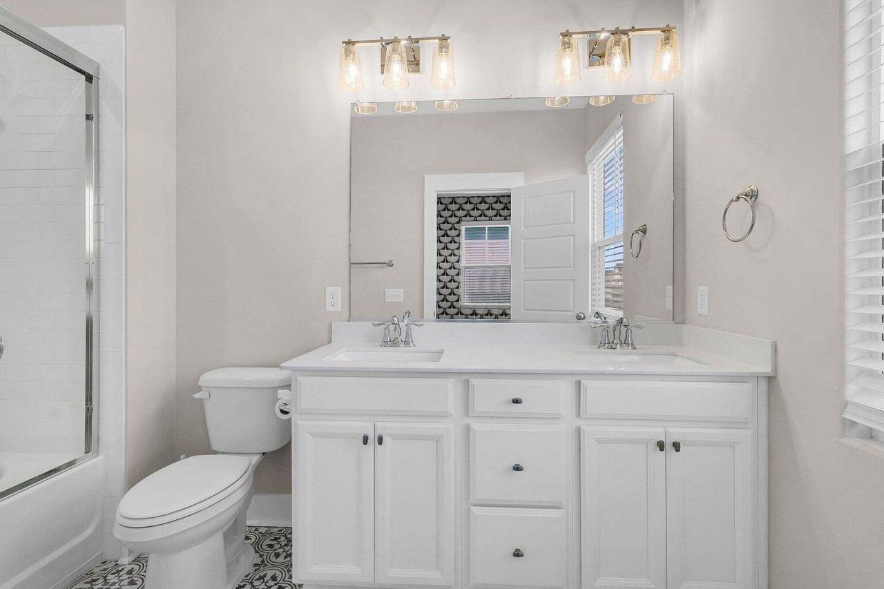 243 Symphony Avenue Photo 10