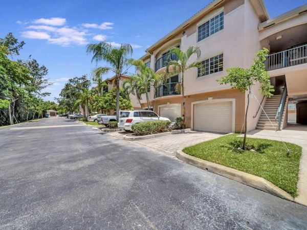 2125 SE 10th Avenue, Unit 1003, Fort Lauderdale, FL 33316