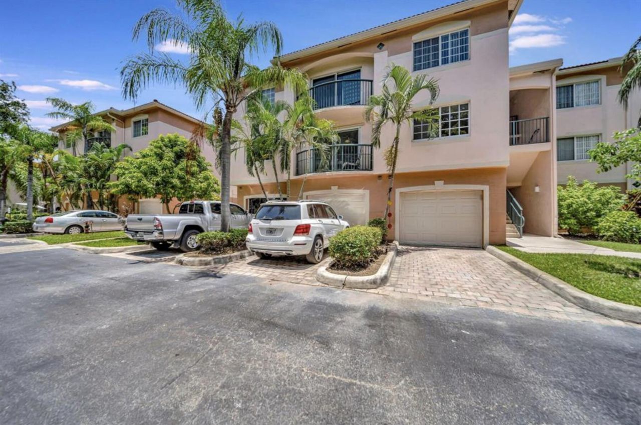 2125 SE 10th Avenue, Unit 1003, Fort Lauderdale, FL 33316 Photo
