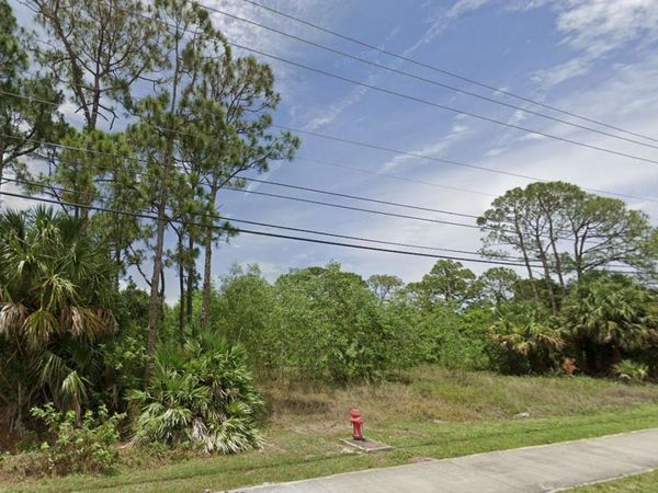 325 NW Prima Vista Boulevard, Port St. Lucie, FL 34983