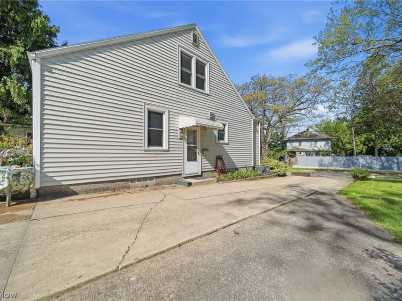 2031 Verde Avenue, Akron, OH 44314 Photo 35