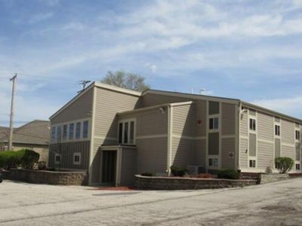 2741 Layton AVENUE #Ste 206, Greenfield, WI 53221