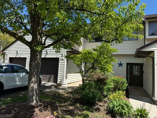 16 SPARROW CIRCLE, Hampton, NJ 07860