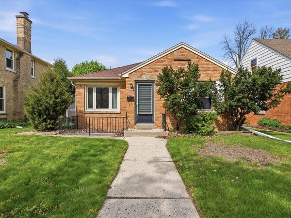 5723 N Crestwood Blvd, Glendale, WI 53209
