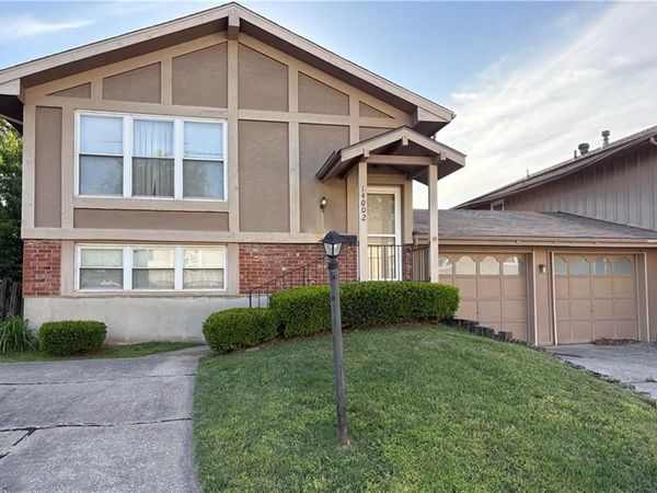 14002 BALLANTRAE Drive, Grandview, MO 64030