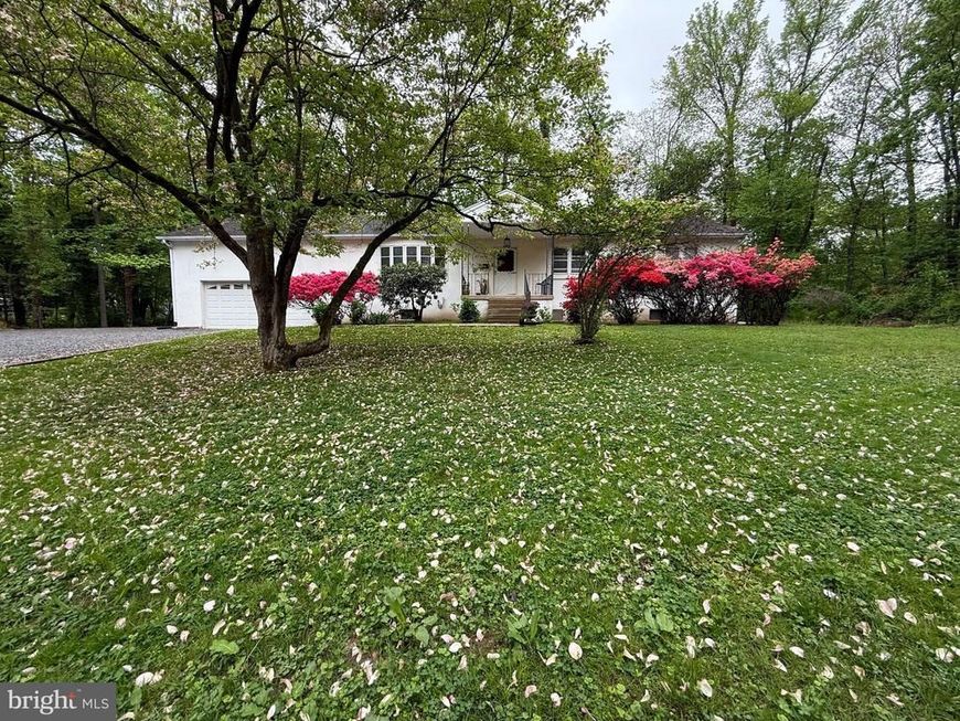 2392 E Avenue , Levittown, PA 19056 Main Photo