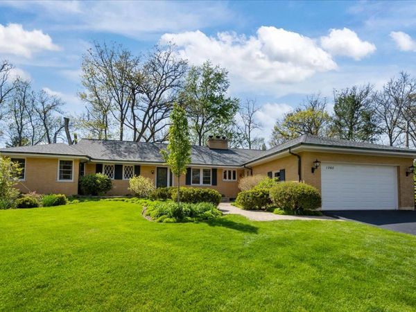 1060 Oak Knoll Drive , Lake Forest, IL 60045
