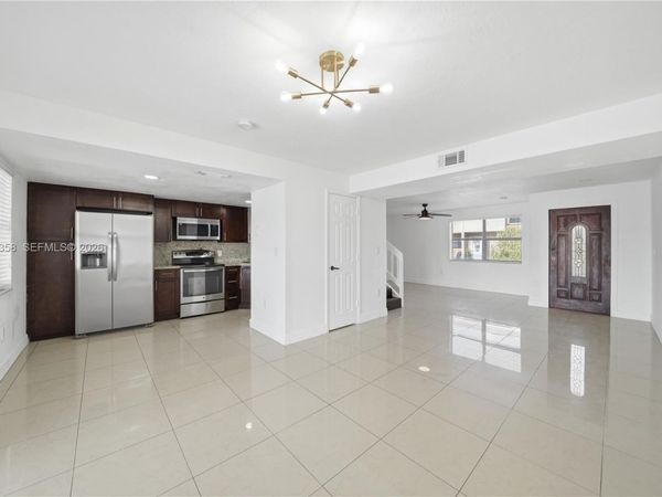 5320 W 26th Ave , Unit 108, Hialeah, FL 33016