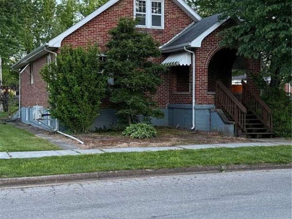 218 W Eldon Street, St James, MO 65559