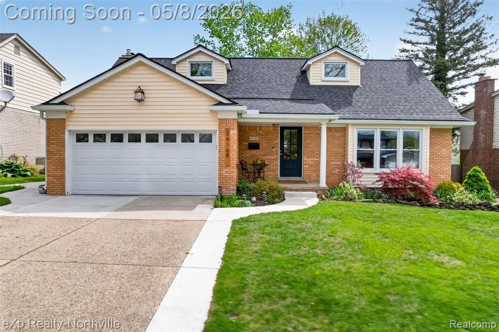 24168 Saint Mary Court, Farmington, MI 48336 Main Photo
