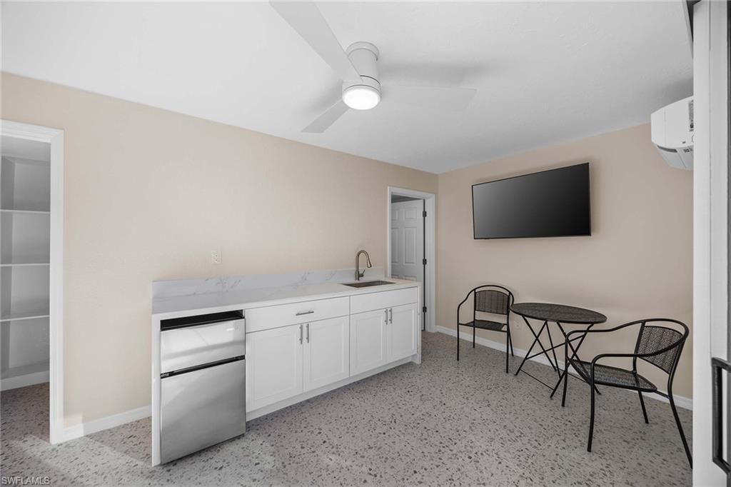 10475 Gulf Shore Dr , Unit 162, Naples, FL 34108 Photo