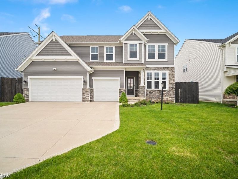 8809 Leatherleaf Drive, Columbia Station, OH 44028 Photo 2
