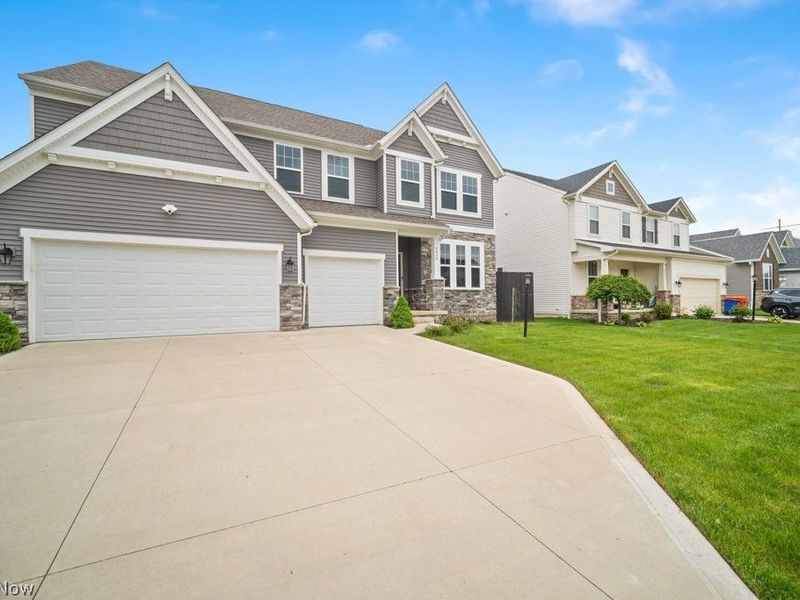 8809 Leatherleaf Drive, Columbia Station, OH 44028 Photo 3