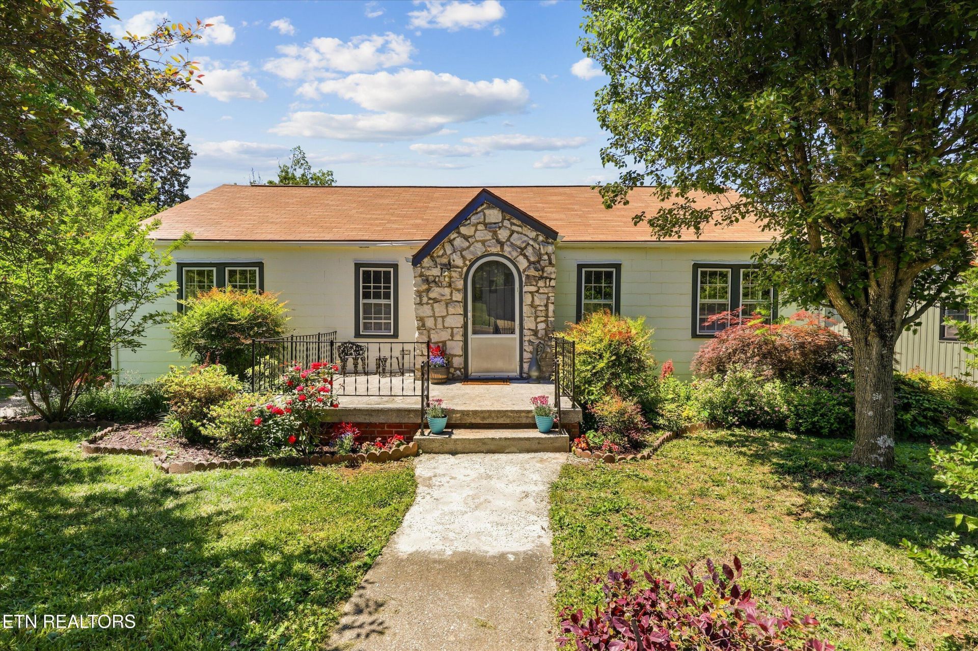 5417 Jacksboro Pike, Knoxville, TN 37918 Main Photo