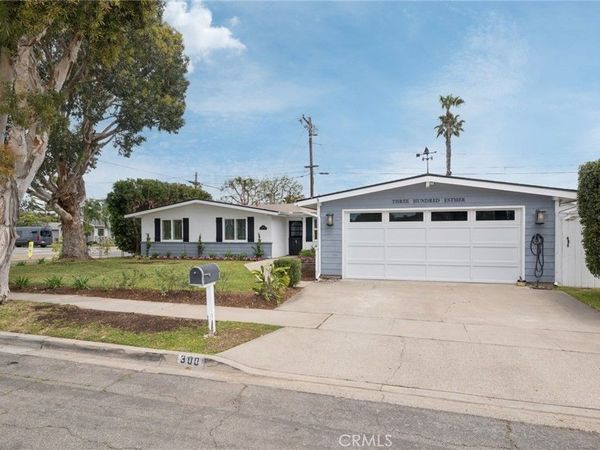 300 Esther Street, Costa Mesa, CA 92627