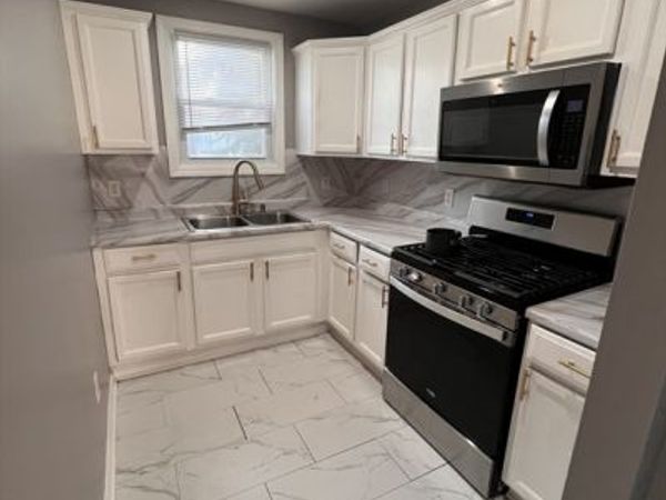 41 Tremont St, Unit 2, Fall River, MA 02720