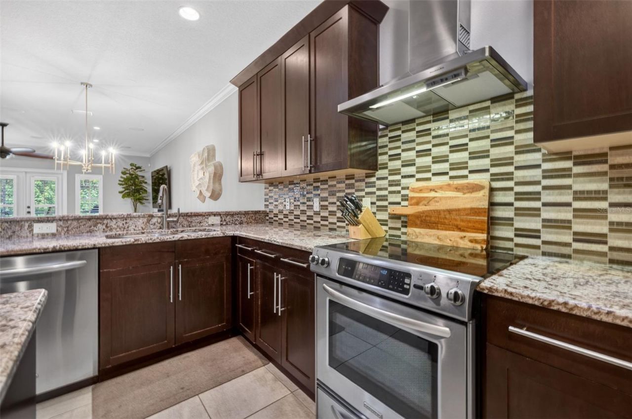 252 Valencia Circle , Saint Petersburg, FL 33716 Photo