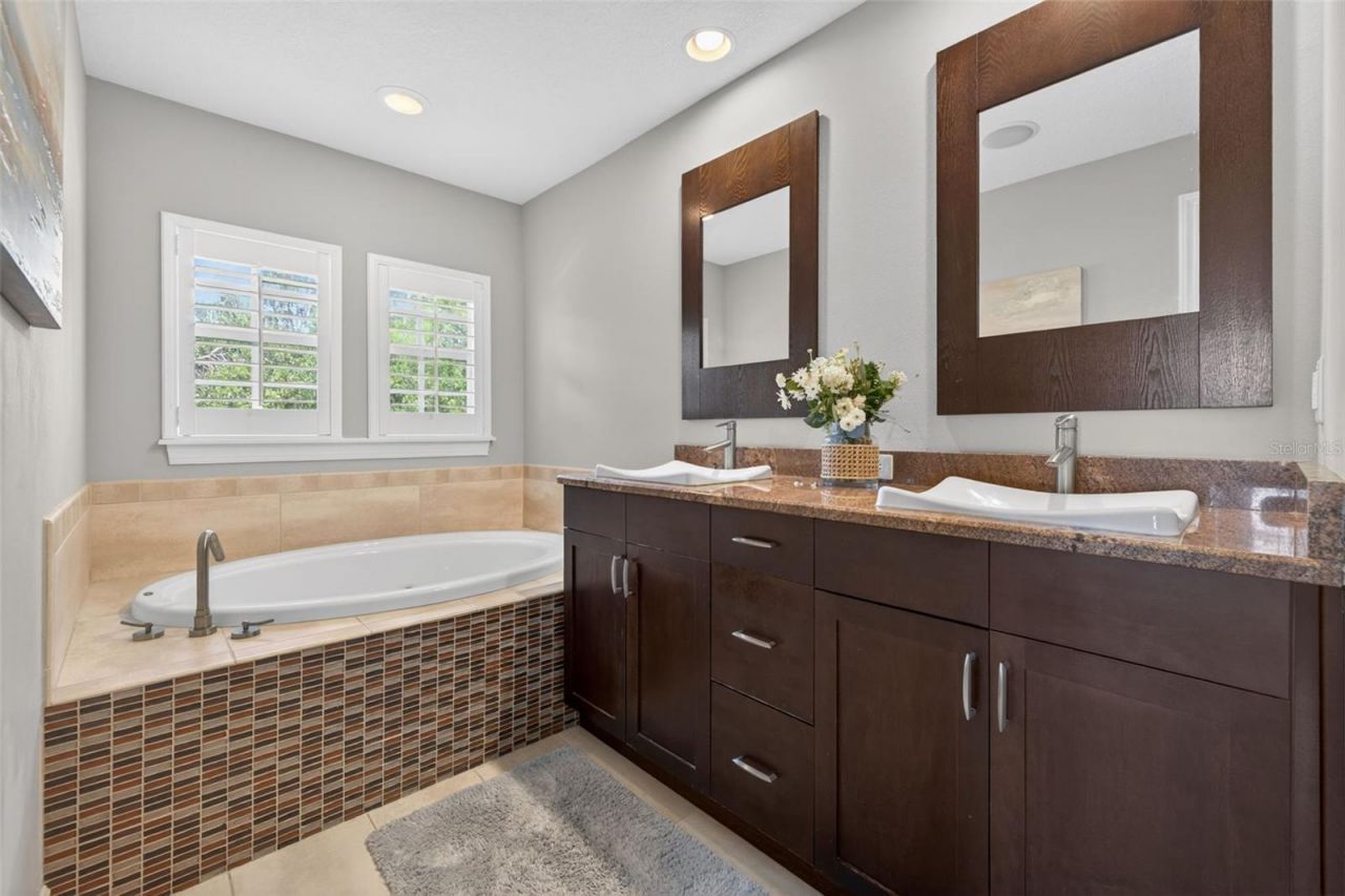 252 Valencia Circle , Saint Petersburg, FL 33716 Photo