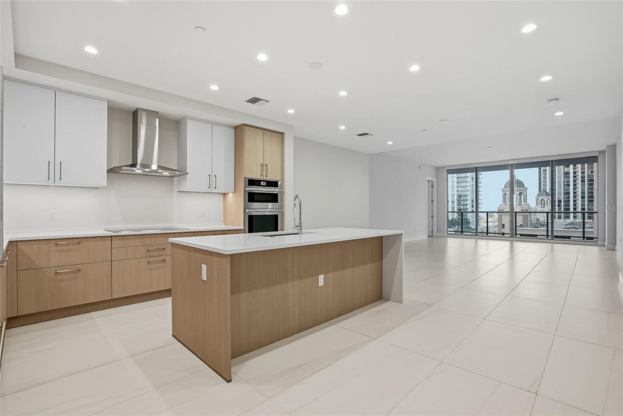 275 1st Avenue S, Unit 1003, Saint Petersburg, FL 33701 Photo